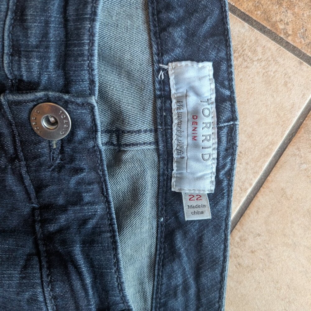 Torrid denim shorts - Picture 3 of 3